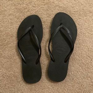 Black Havainas Like new